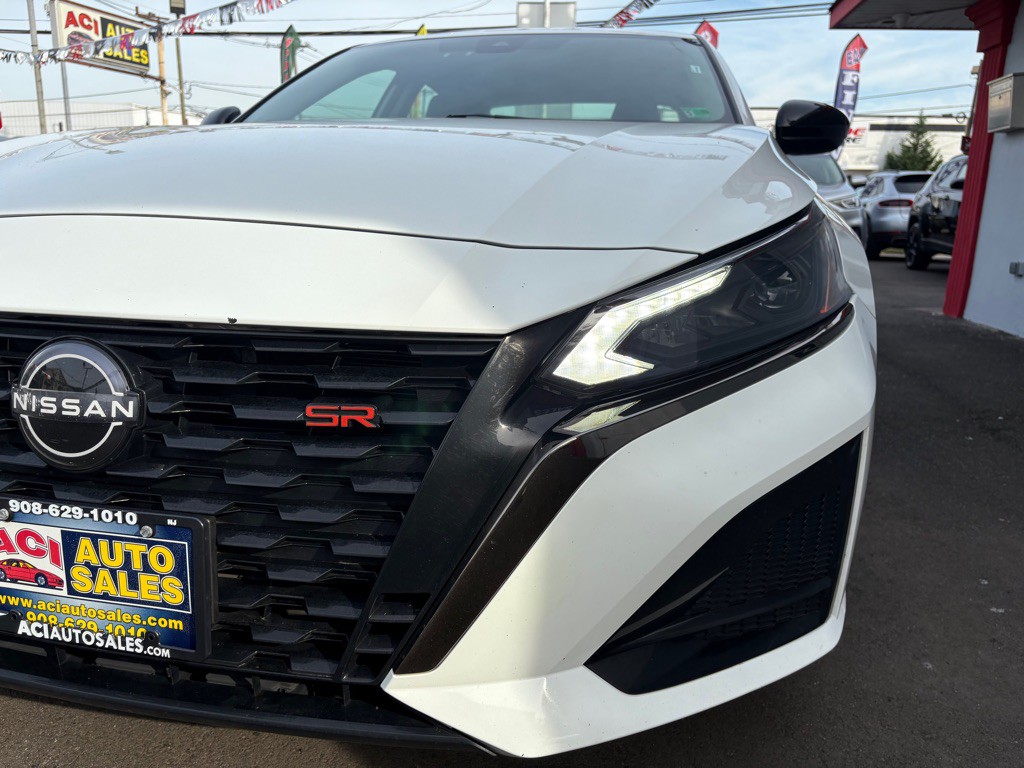 2023 Nissan Altima Image 9