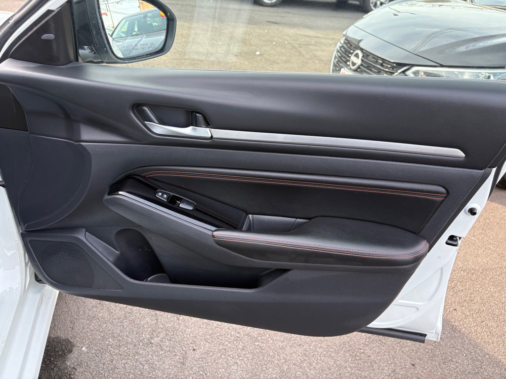 2023 Nissan Altima Image 25