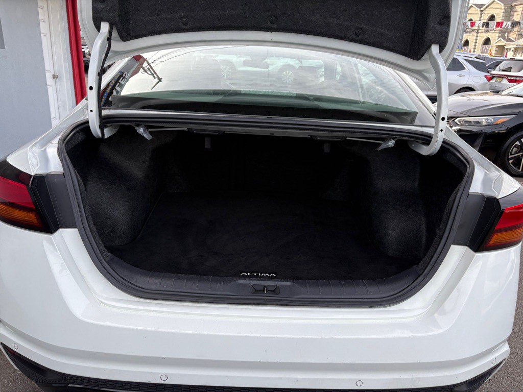 2023 Nissan Altima Image 30