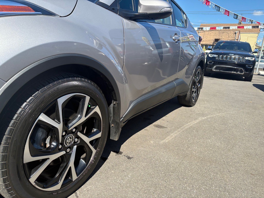 2020 Toyota C-HR Image 11