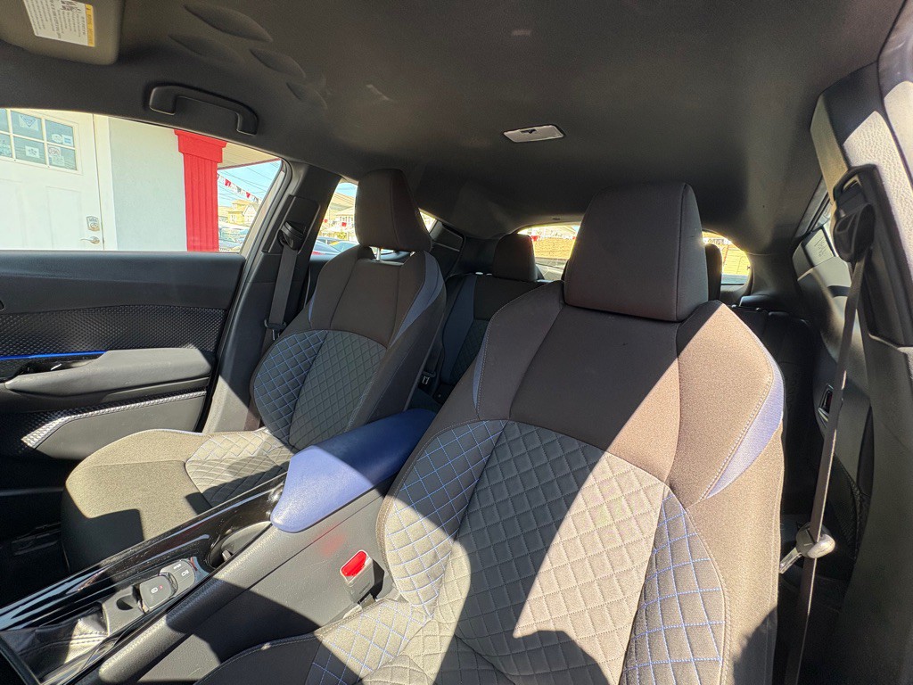 2020 Toyota C-HR Image 16