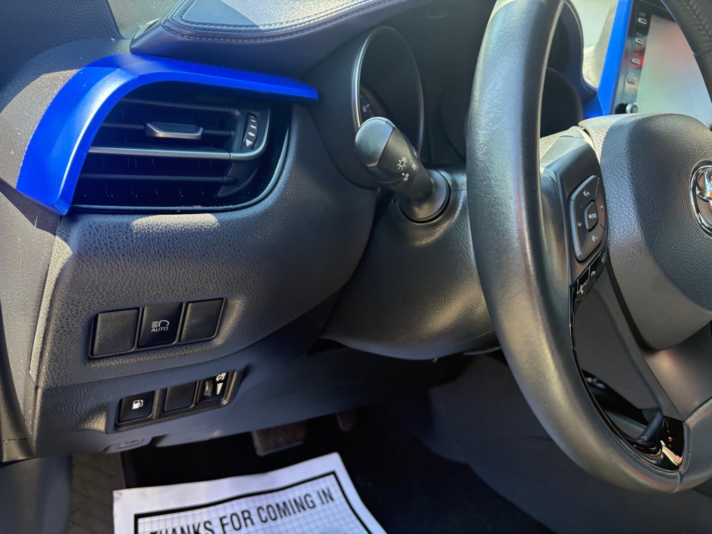 2020 Toyota C-HR Image 17