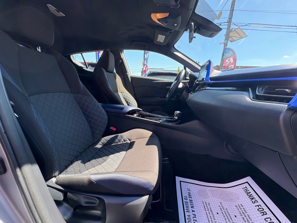 2020 Toyota C-HR Image 30