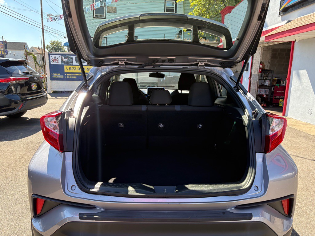 2020 Toyota C-HR Image 33
