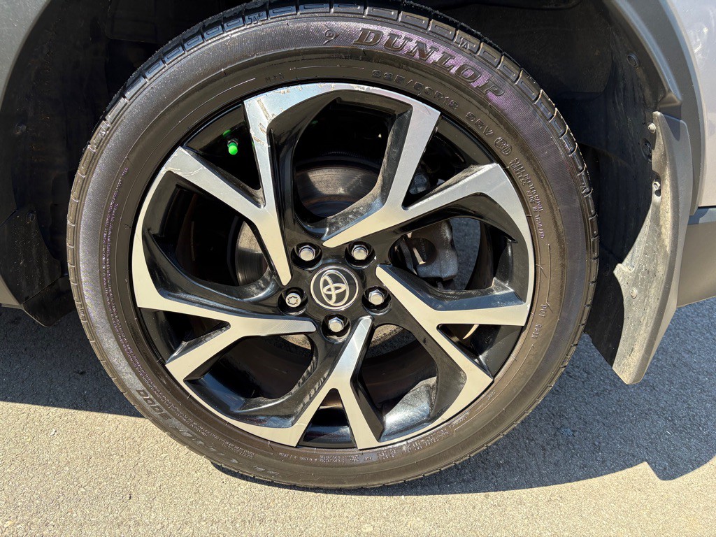2020 Toyota C-HR Image 34