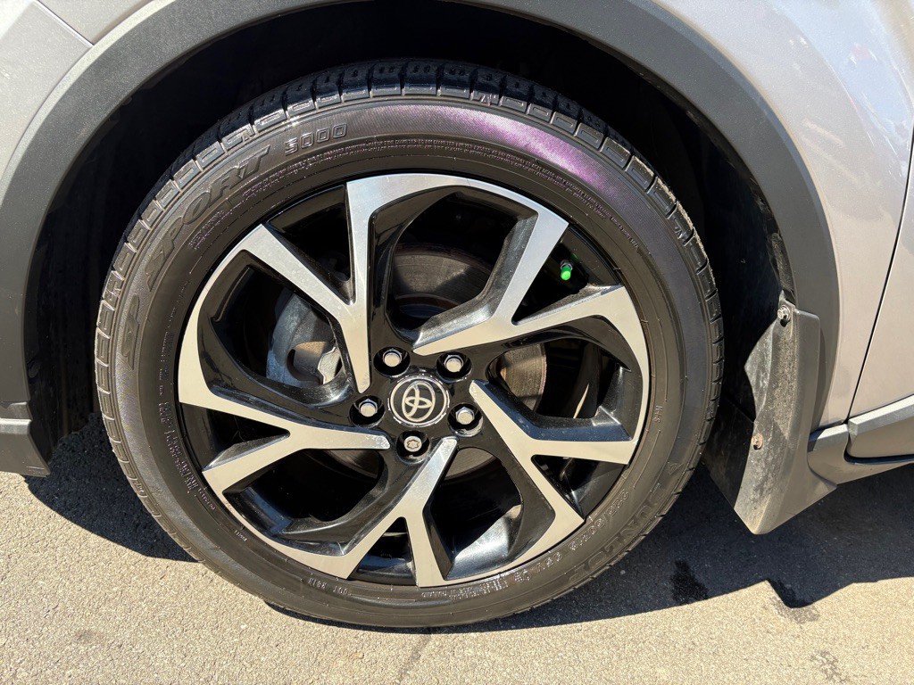 2020 Toyota C-HR Image 35