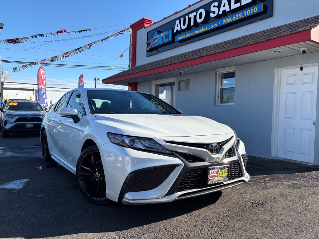 2023 Toyota Camry Image 1
