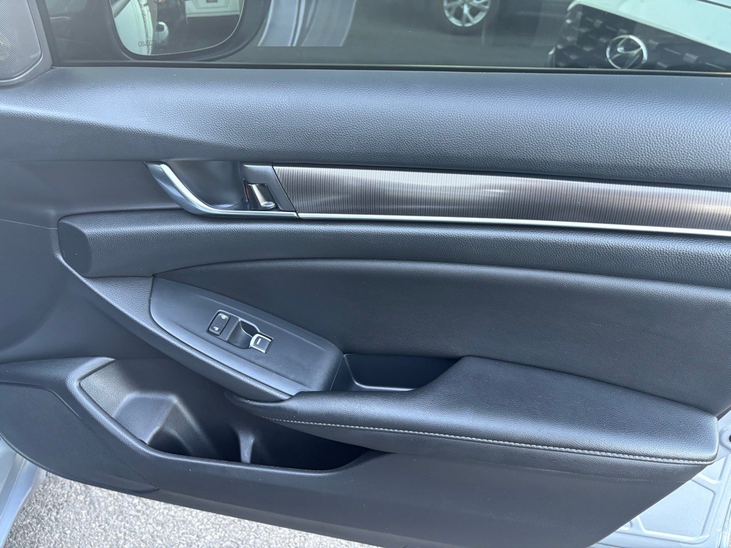 2020 Honda Accord Image 24