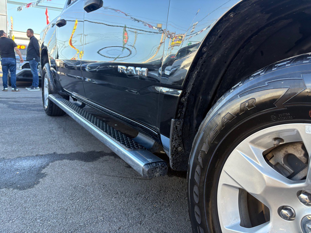 2023 RAM 1500 Image 8