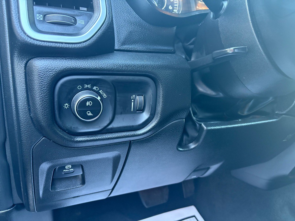 2023 RAM 1500 Image 16