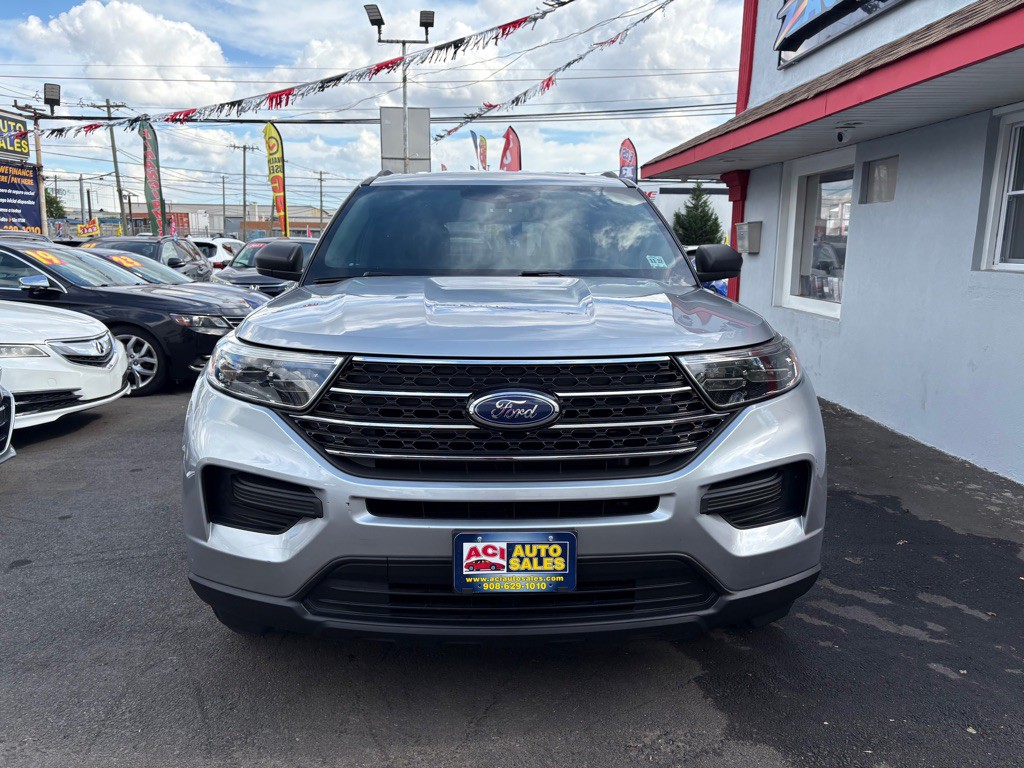 2020 Ford Explorer Image 2