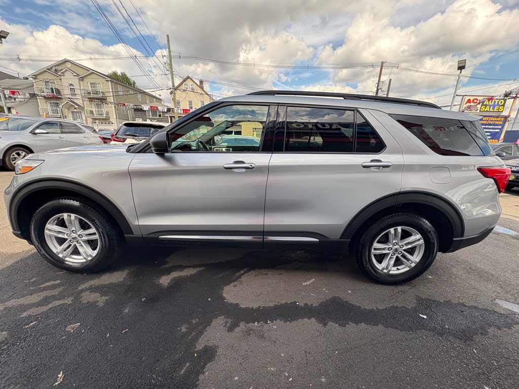 2020 Ford Explorer Image 4