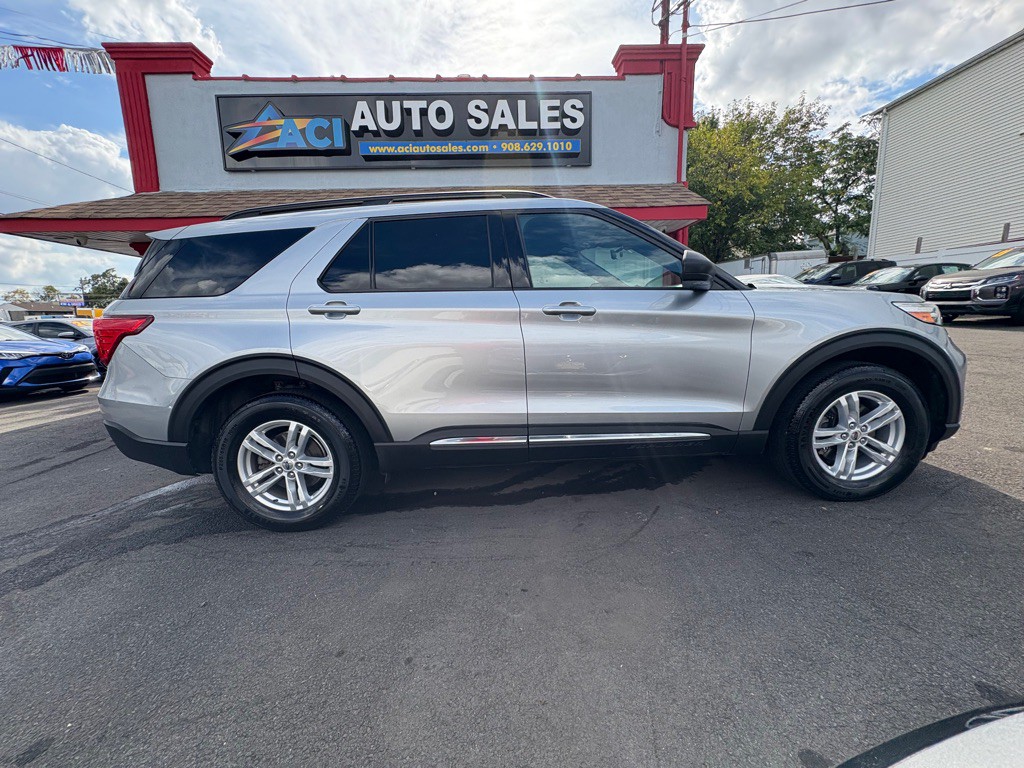 2020 Ford Explorer Image 8