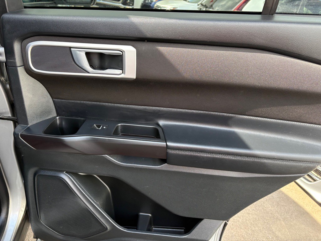 2020 Ford Explorer Image 32