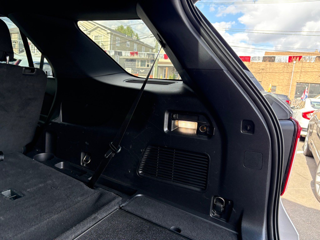 2020 Ford Explorer Image 38