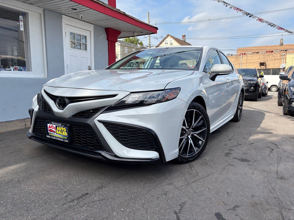 2023 Toyota Camry Image 3