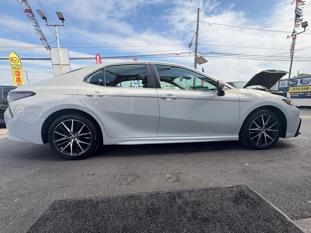 2023 Toyota Camry Image 8