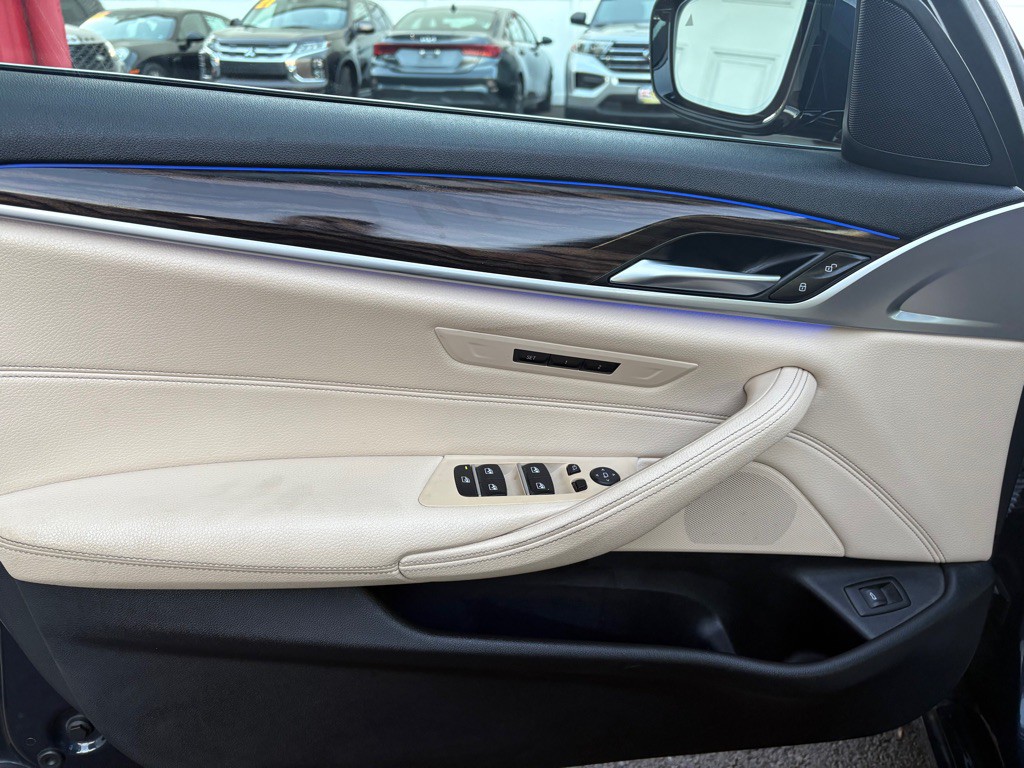 2018 BMW 5 Series Image 14