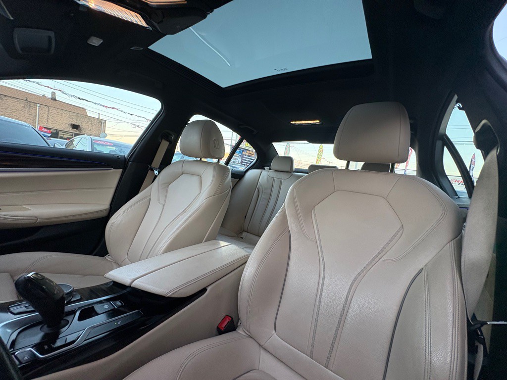 2018 BMW 5 Series Image 16