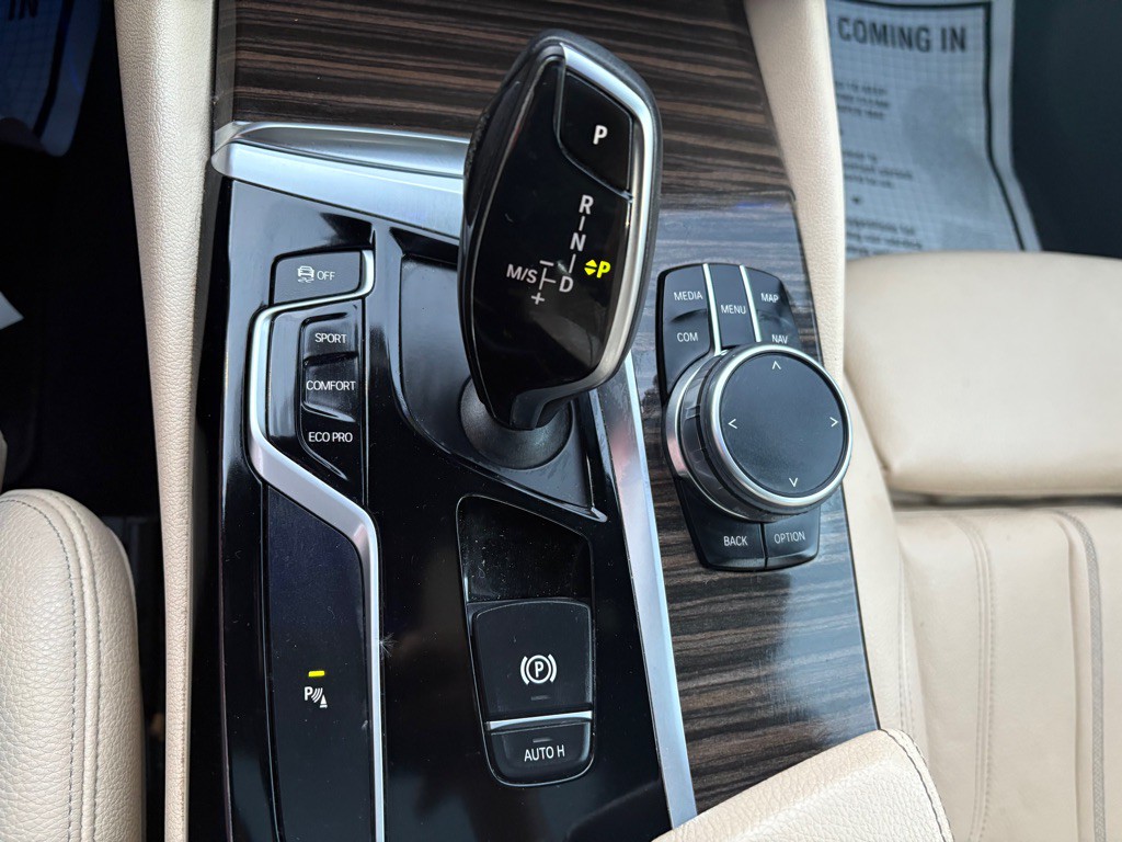 2018 BMW 5 Series Image 27