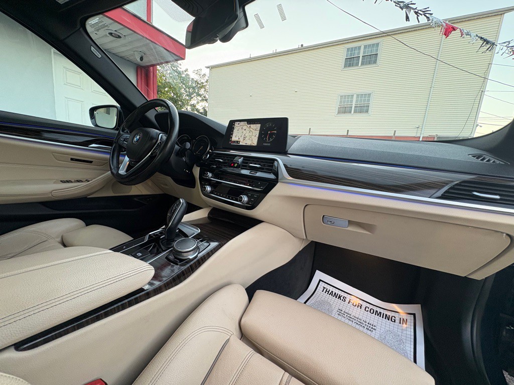 2018 BMW 5 Series Image 32