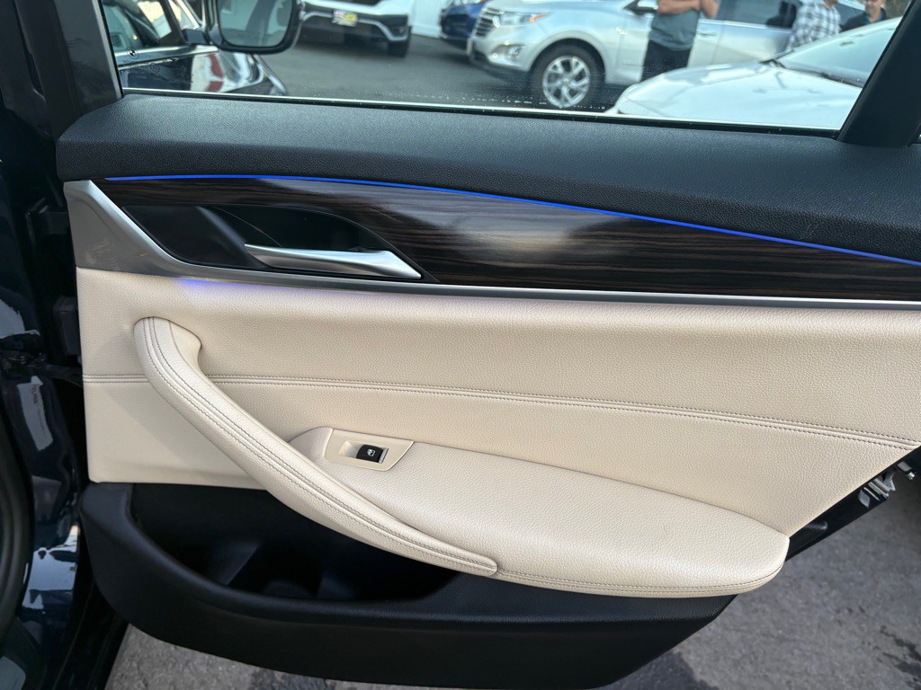 2018 BMW 5 Series Image 33