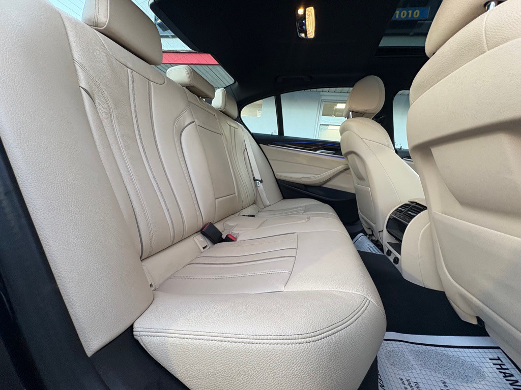 2018 BMW 5 Series Image 34