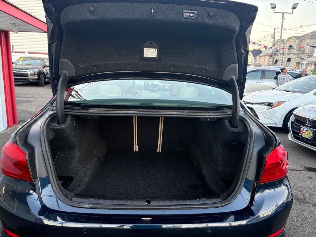 2018 BMW 5 Series Image 37