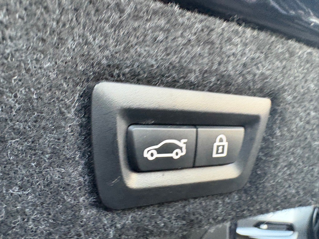 2018 BMW 5 Series Image 38