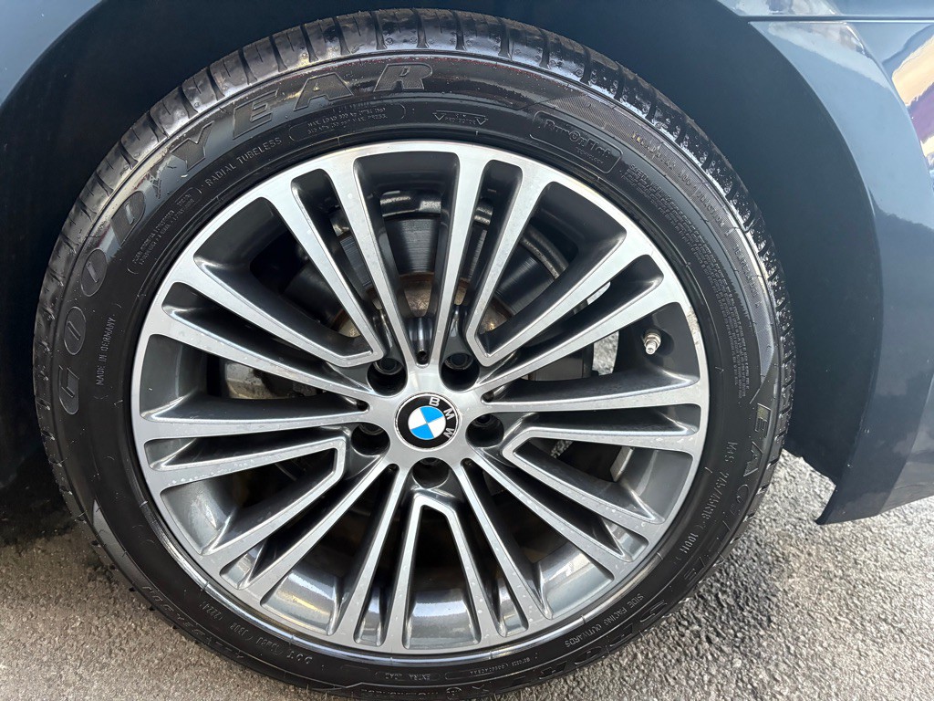 2018 BMW 5 Series Image 39