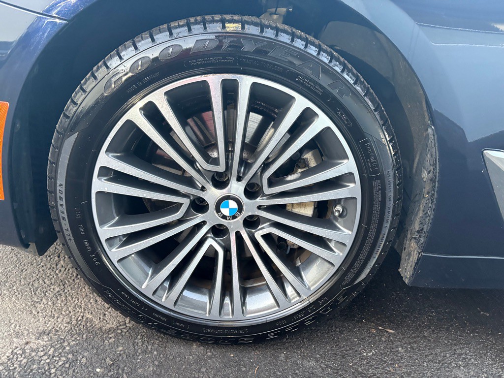 2018 BMW 5 Series Image 40