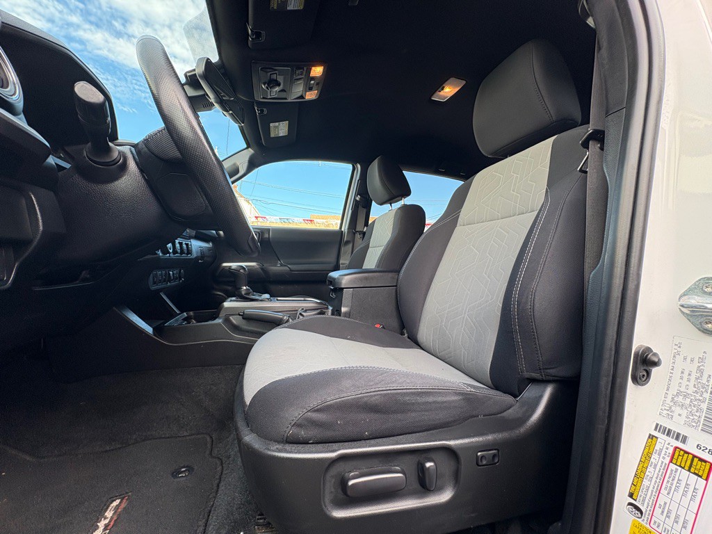 2021 Toyota Tacoma Image 11