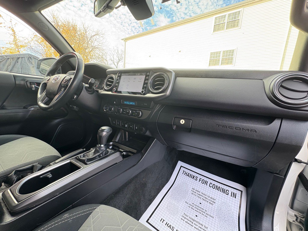 2021 Toyota Tacoma Image 25