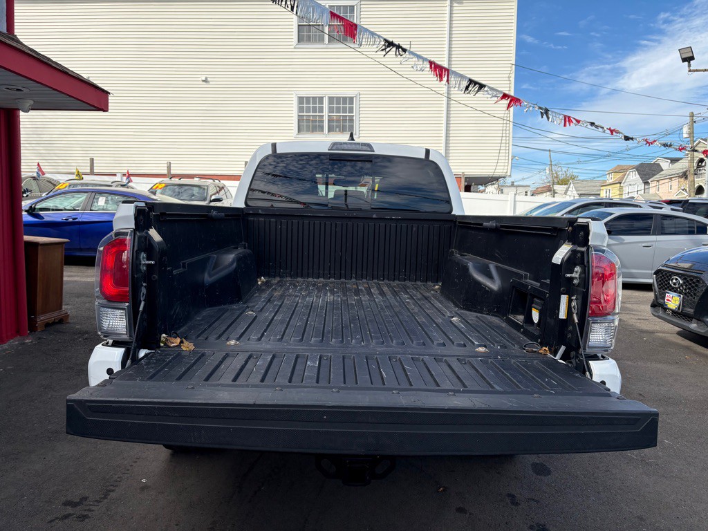 2021 Toyota Tacoma Image 29