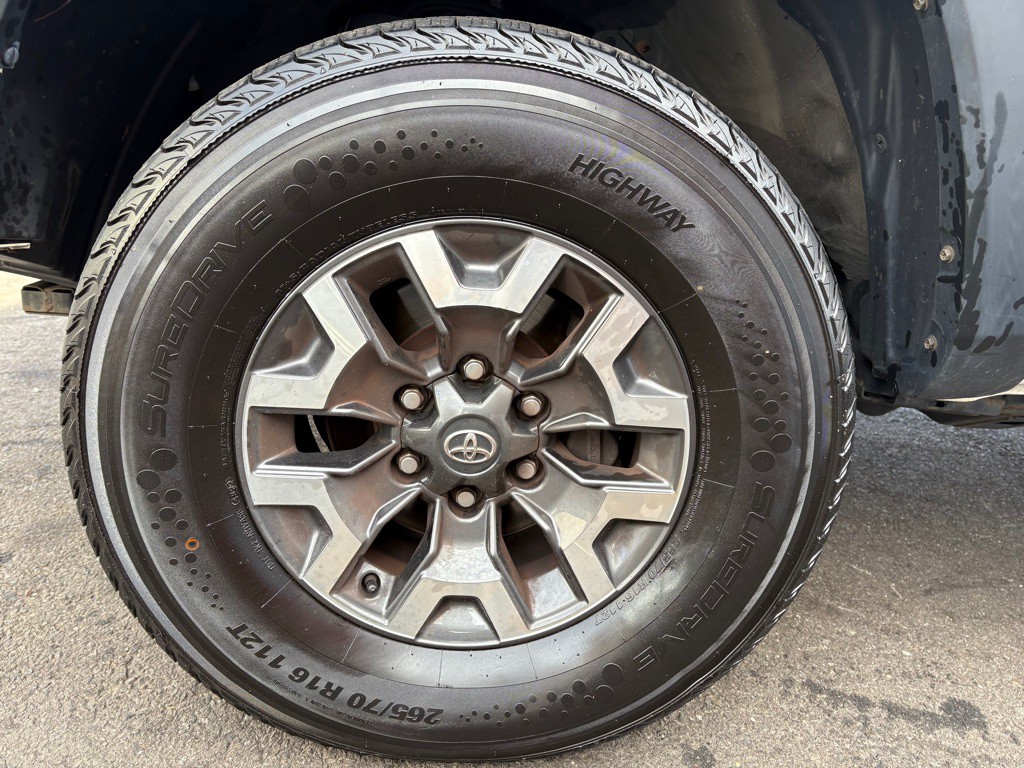 2021 Toyota Tacoma Image 32