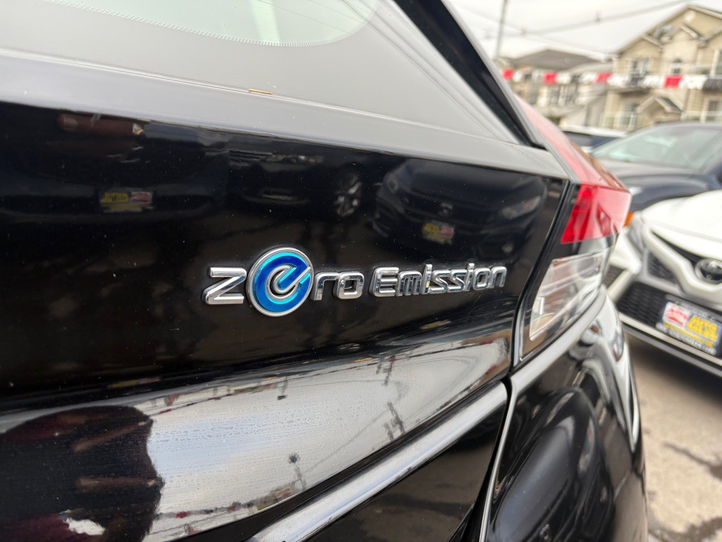 2022 Nissan Leaf Image 11