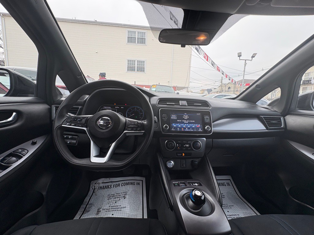 2022 Nissan Leaf Image 17