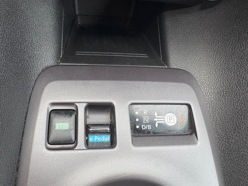 2022 Nissan Leaf Image 24