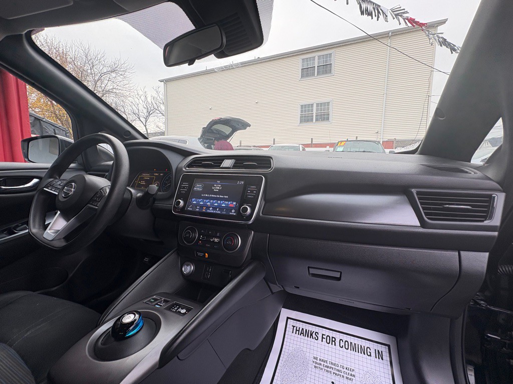2022 Nissan Leaf Image 28