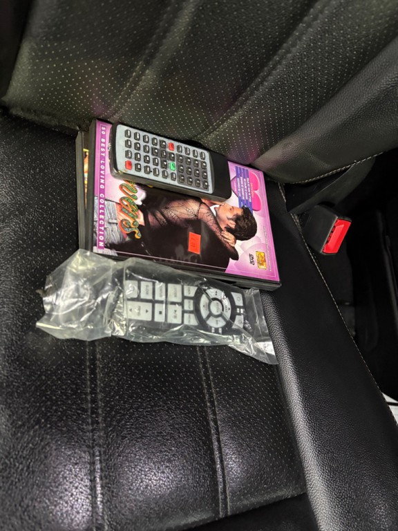 2012 Chrysler Town & Country Image 28