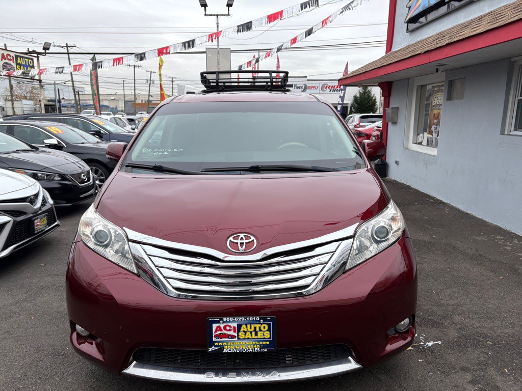 2011 Toyota Sienna Image 9
