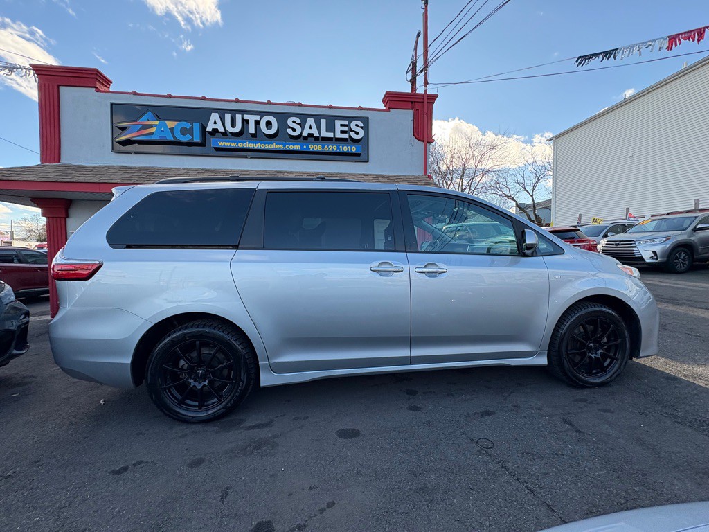 2019 Toyota Sienna Image 8