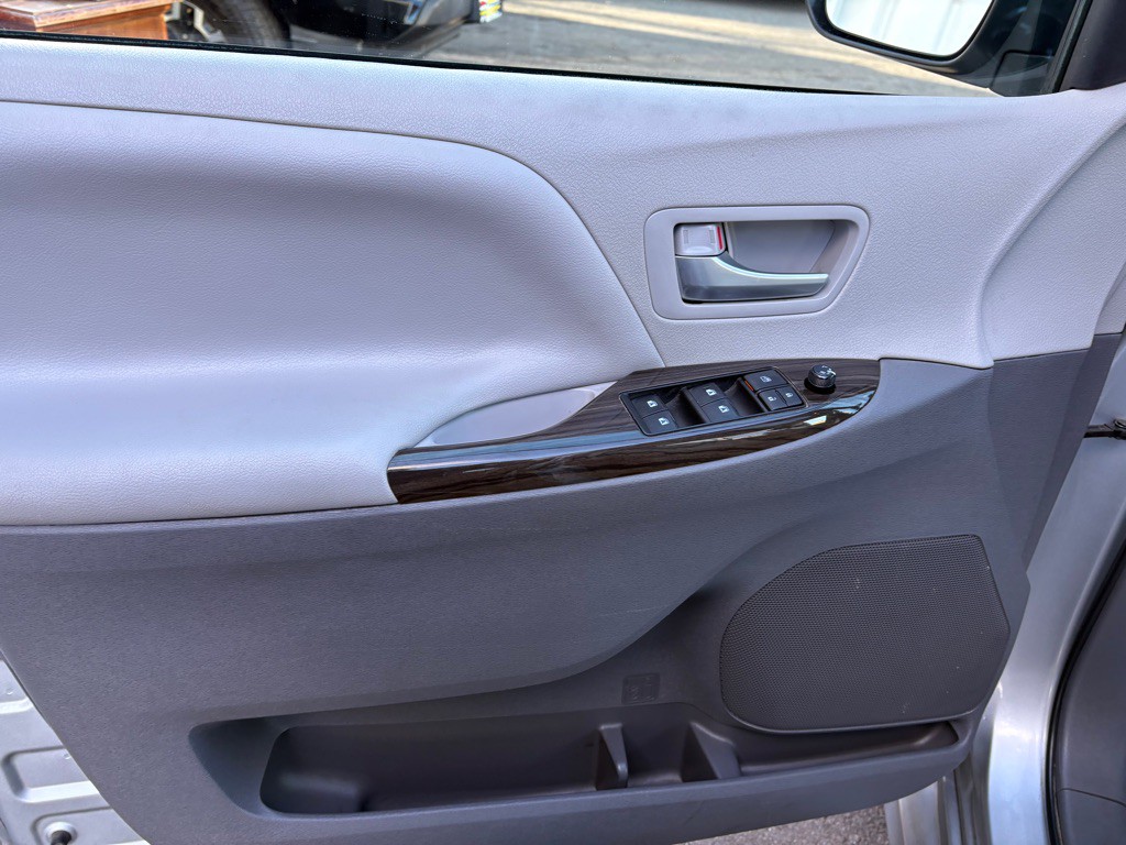 2019 Toyota Sienna Image 12