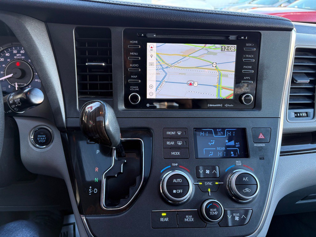 2019 Toyota Sienna Image 19
