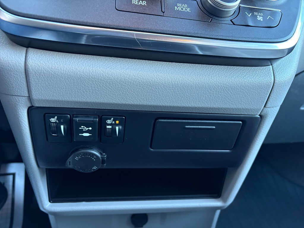 2019 Toyota Sienna Image 21