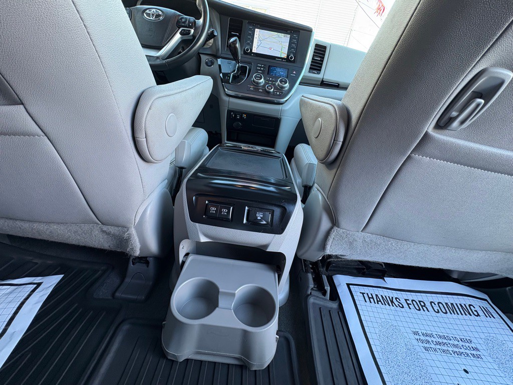 2019 Toyota Sienna Image 30