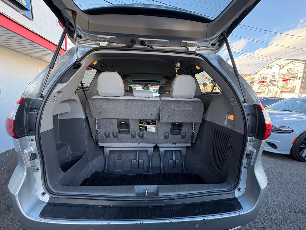 2019 Toyota Sienna Image 33