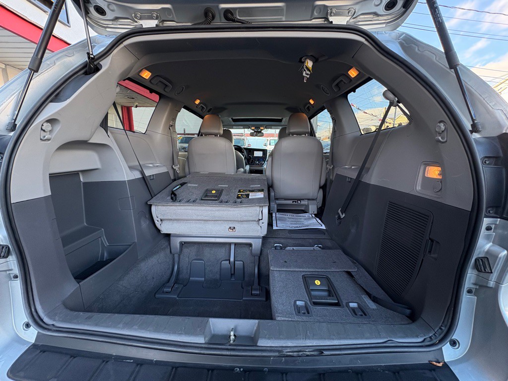 2019 Toyota Sienna Image 36