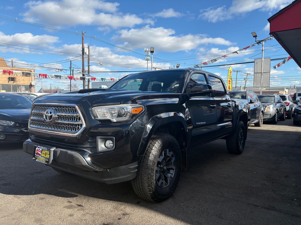 2017 Toyota Tacoma Image 3