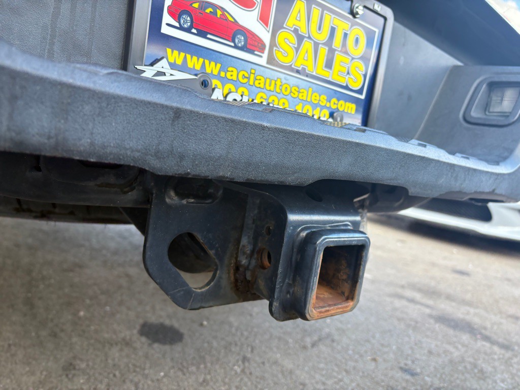 2017 Toyota Tacoma Image 13